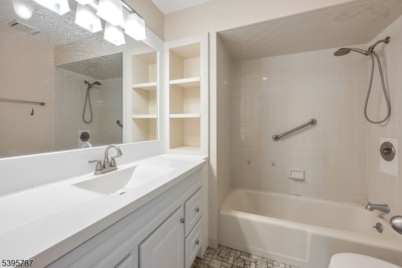 Lindsley Heights - Residential