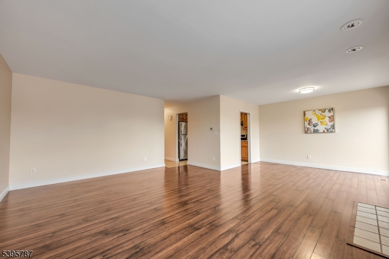 Lindsley Heights - Residential