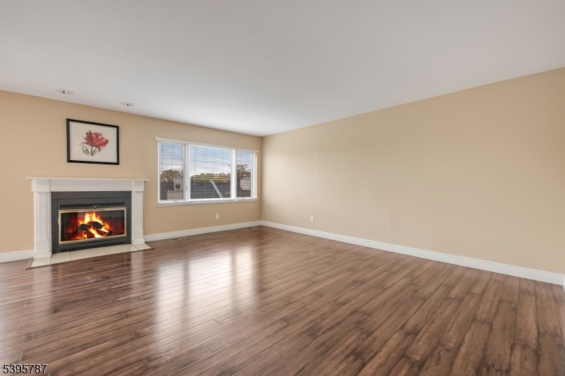 Lindsley Heights - Residential