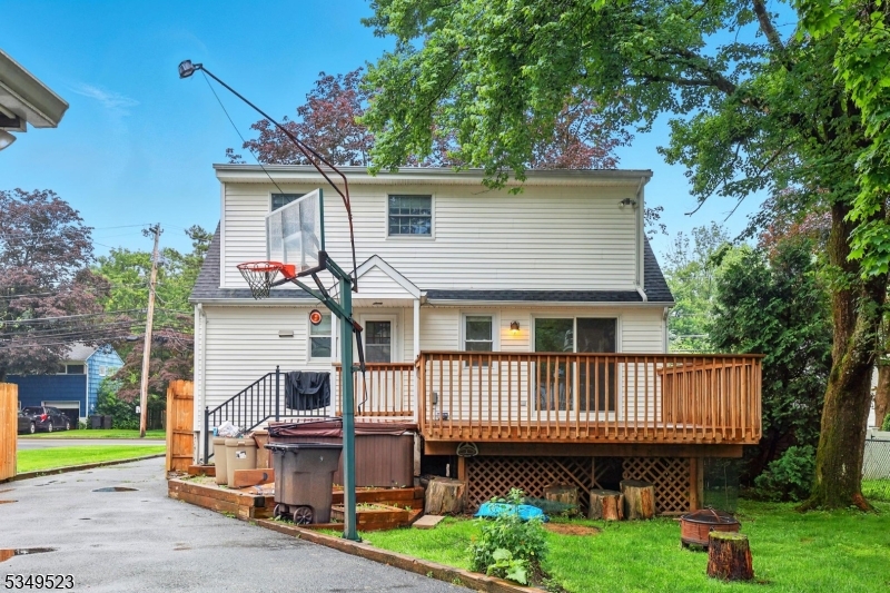 James St/Close to Downtown - Residential