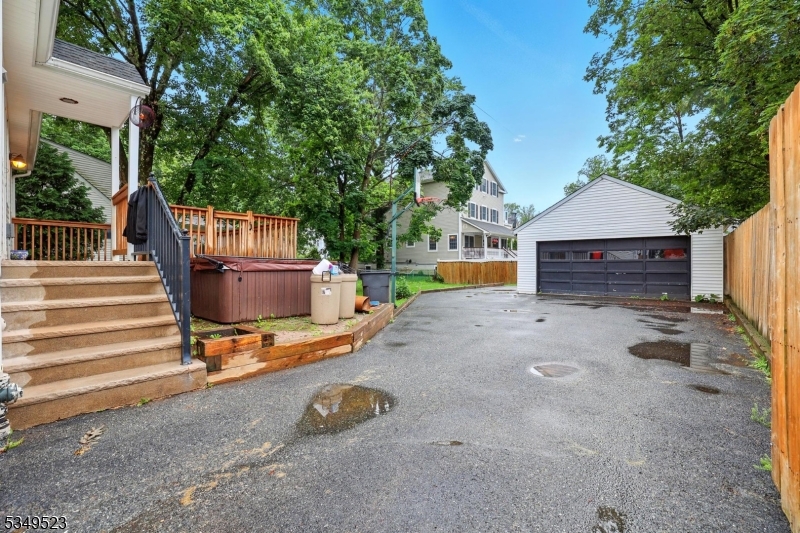 James St/Close to Downtown - Residential