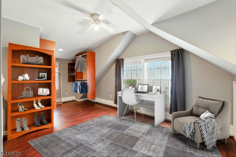 James St/Close to Downtown - Residential