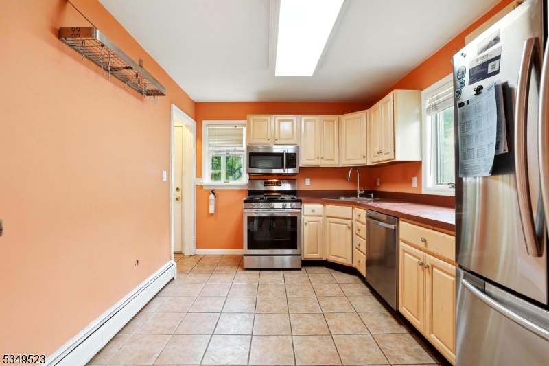 James St/Close to Downtown - Residential