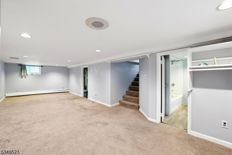 James St/Close to Downtown - Residential