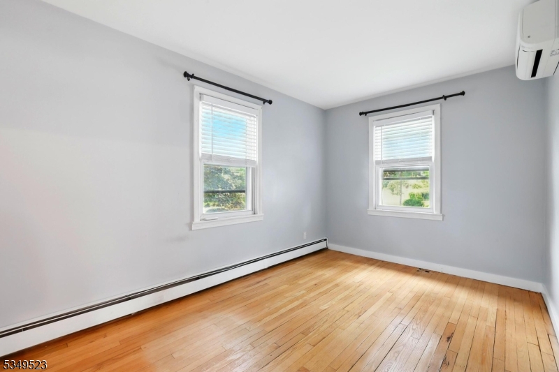 James St/Close to Downtown - Residential