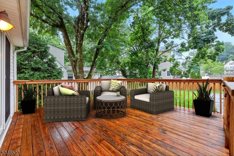 James St/Close to Downtown - Residential