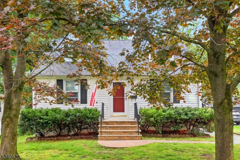 James St/Close to Downtown - Residential