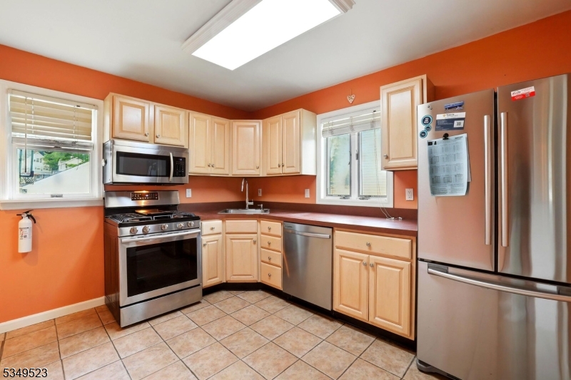 James St/Close to Downtown - Residential