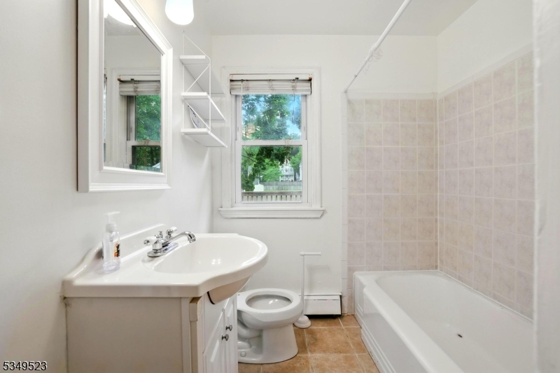 James St/Close to Downtown - Residential