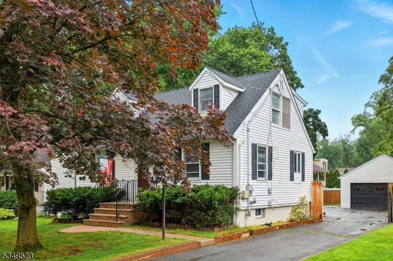 James St/Close to Downtown - Residential