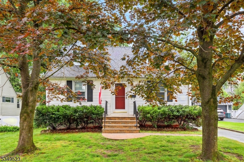 James St/Close to Downtown - Residential