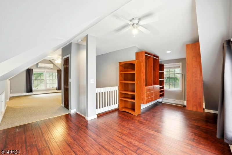 James St/Close to Downtown - Residential