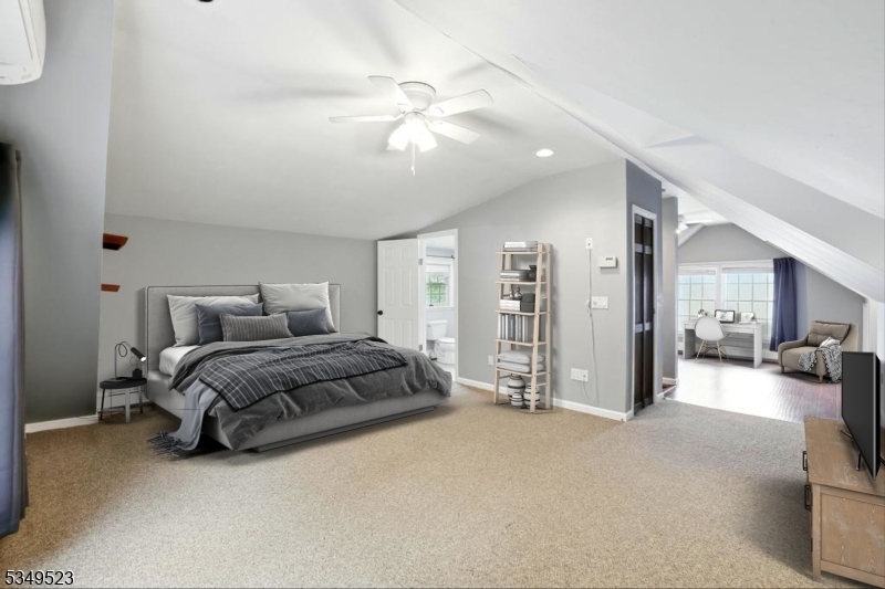 James St/Close to Downtown - Residential