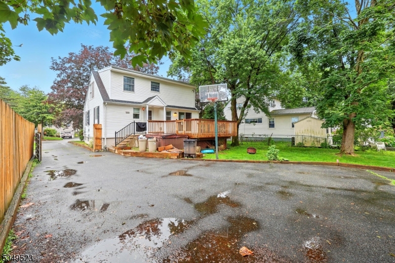 James St/Close to Downtown - Residential