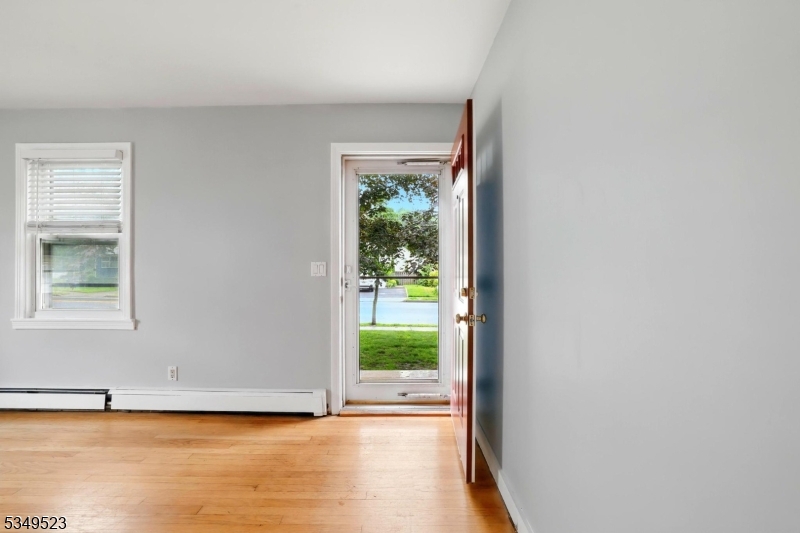 James St/Close to Downtown - Residential