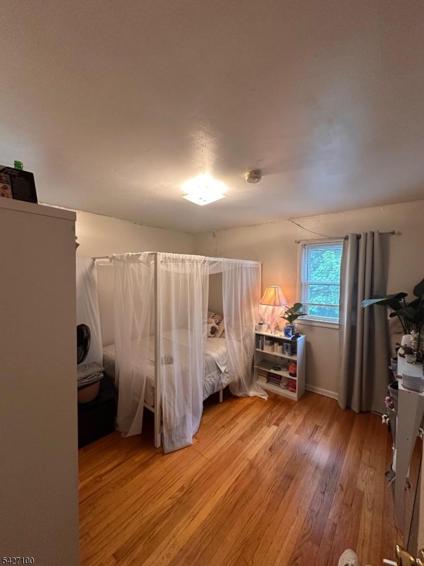 WEEQUAHIC - Residential Income