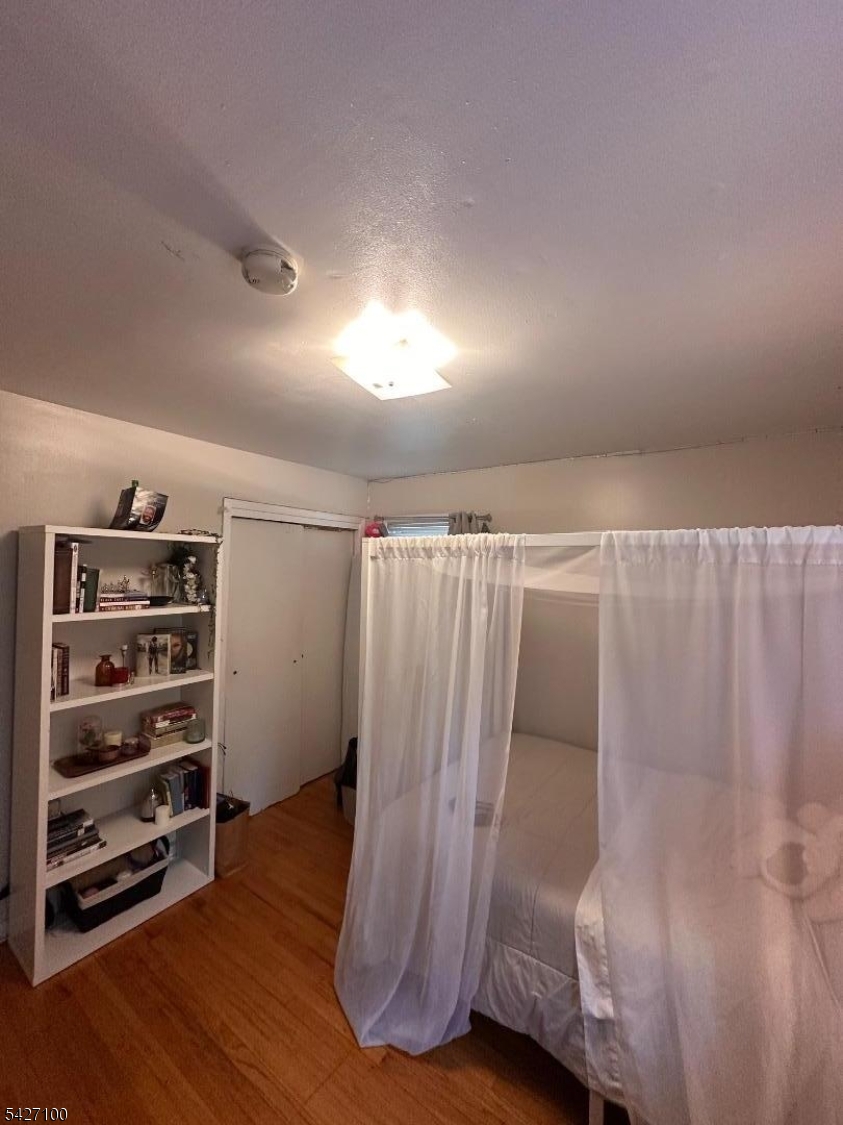WEEQUAHIC - Residential Income