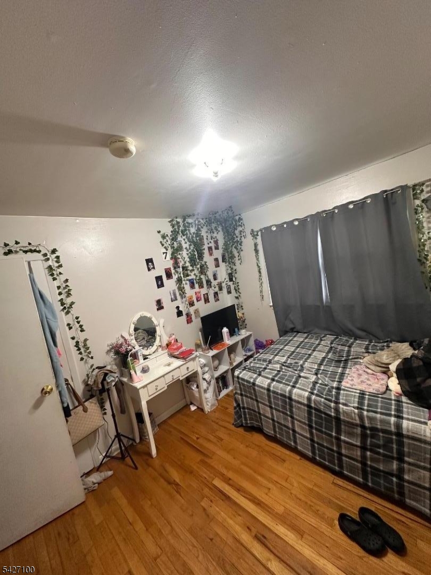 WEEQUAHIC - Residential Income
