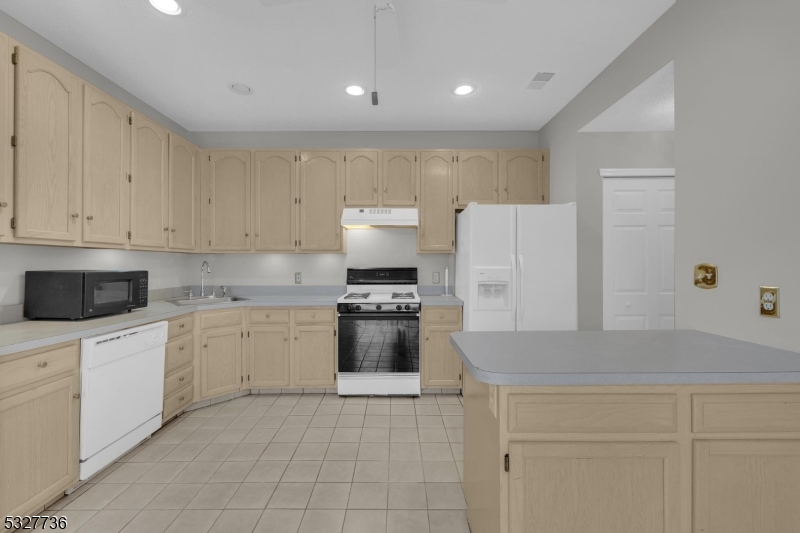 Rose Arbor - Residential