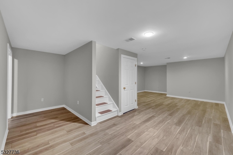 Rose Arbor - Residential