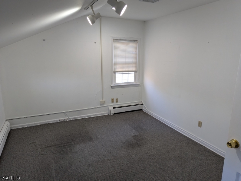 Pluckemin - Commercial Sale