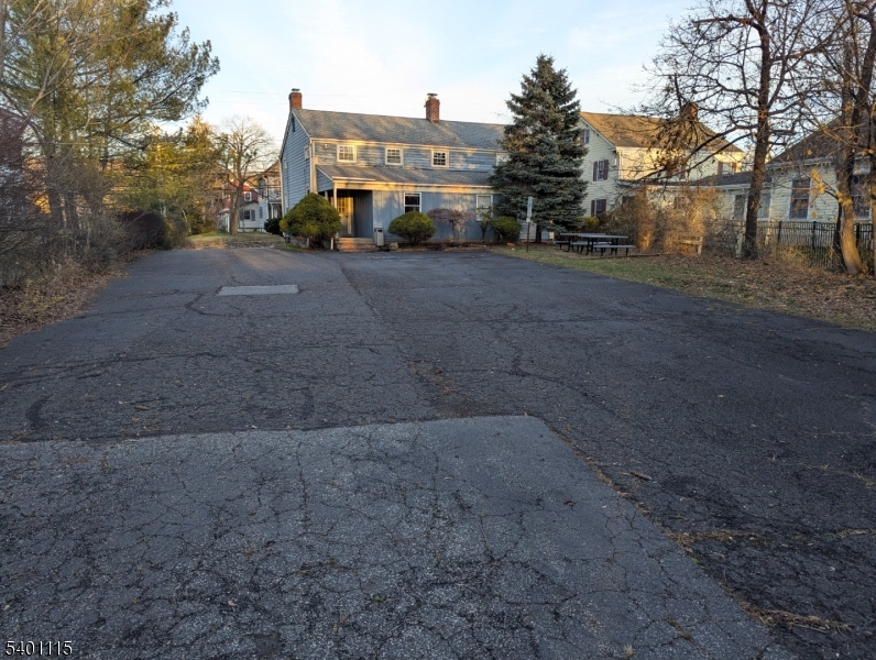 Pluckemin - Commercial Sale