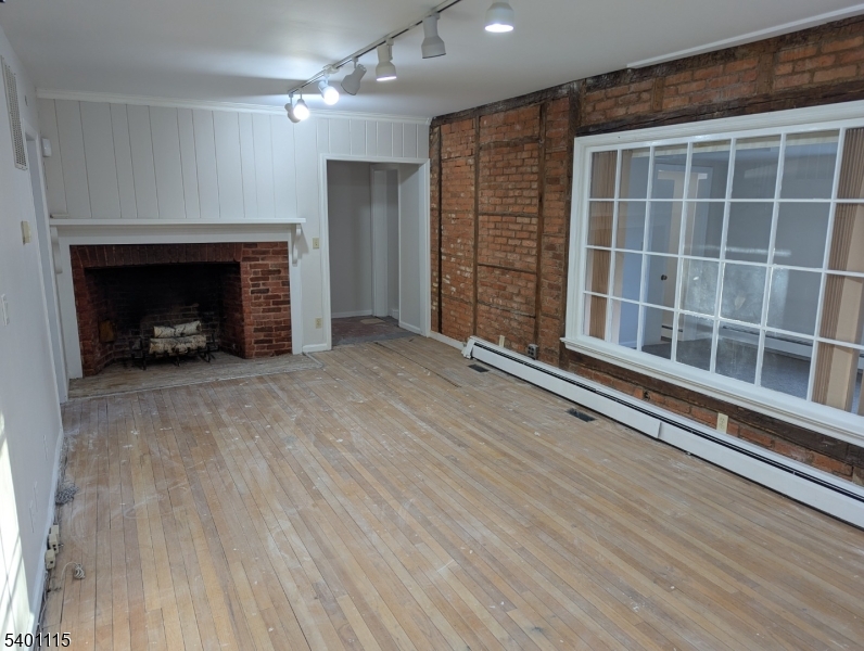 Pluckemin - Commercial Sale