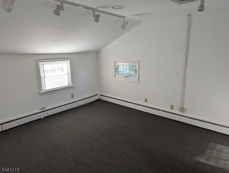 Pluckemin - Commercial Sale