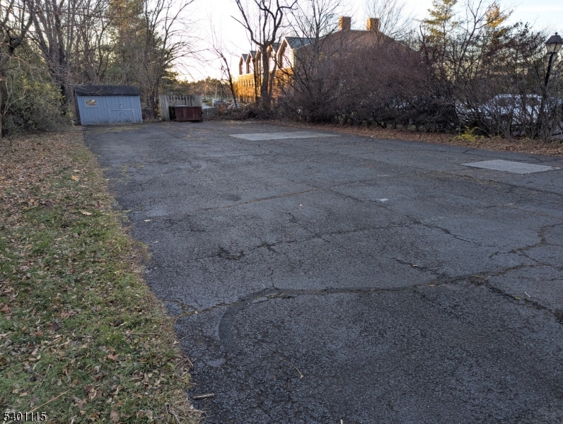 Pluckemin - Commercial Sale