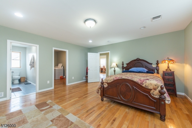 in town - Residential Lease