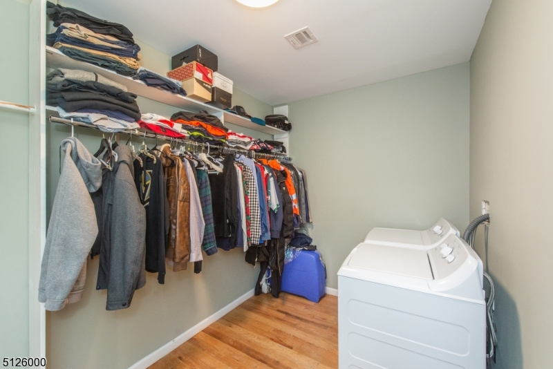 in town - Residential Lease