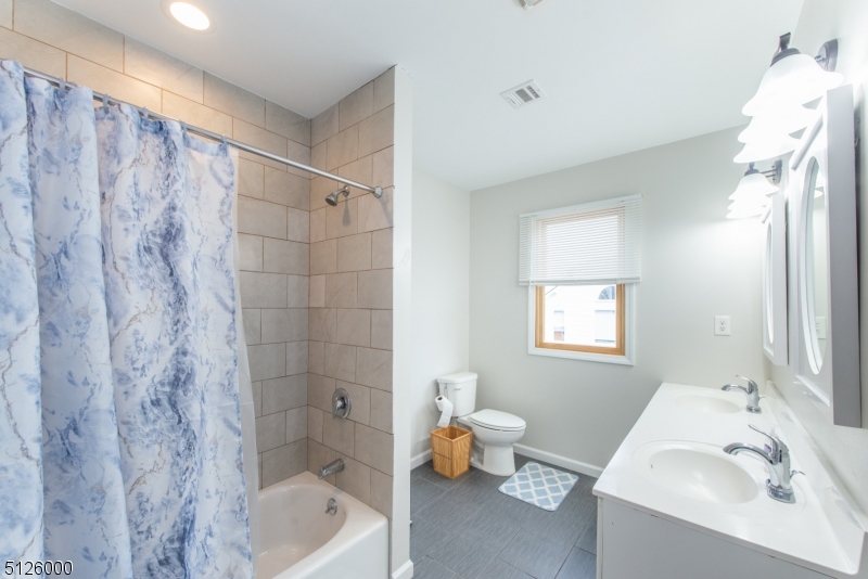 in town - Residential Lease