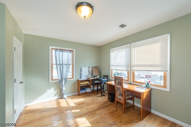 in town - Residential Lease