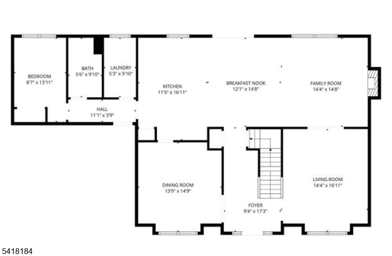 Main image without alt text