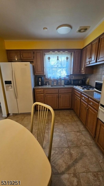 Scotch Plains Twp., New Jersey 07076, United States, 3 Bedrooms Bedrooms, ,2 BathroomsBathrooms,Residential,Pending,38604