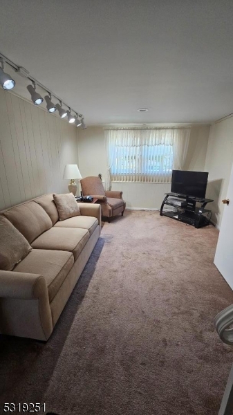 Scotch Plains Twp., New Jersey 07076, United States, 3 Bedrooms Bedrooms, ,2 BathroomsBathrooms,Residential,Pending,38604