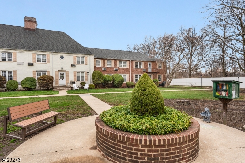 Parkway Village - Residential