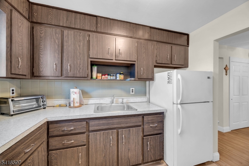 Florence Manor - Residential