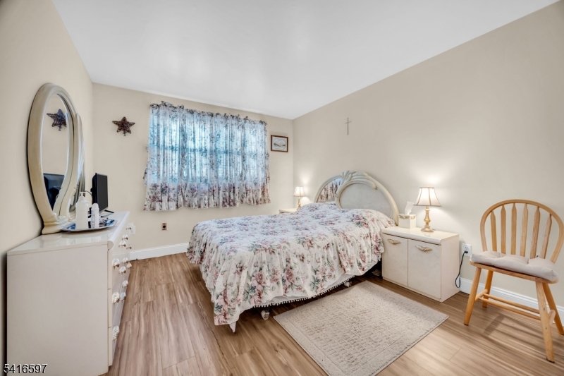 Florence Manor - Residential