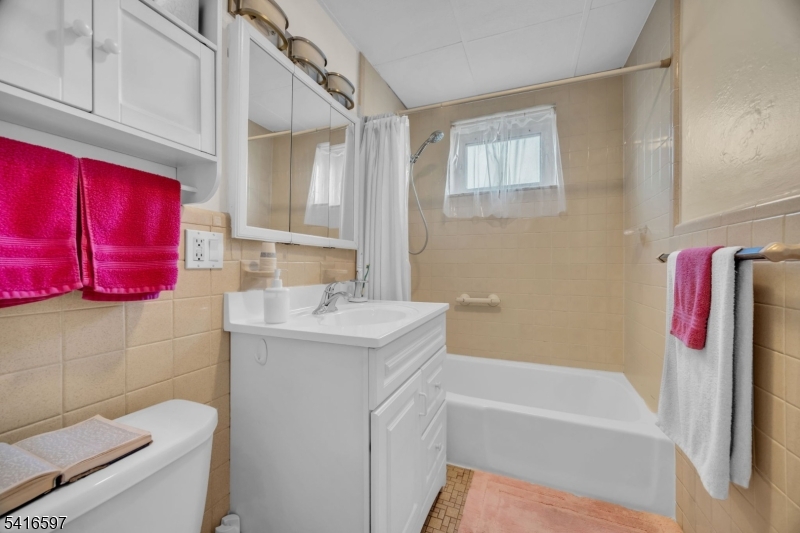 Florence Manor - Residential