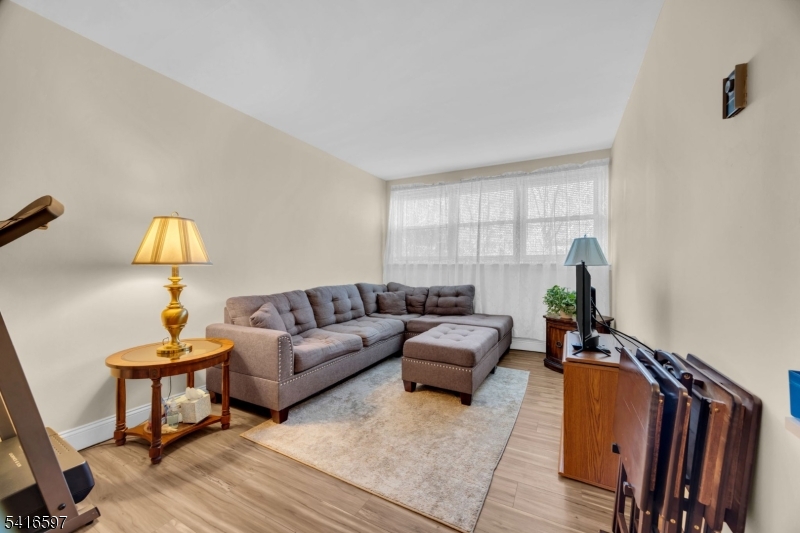 Florence Manor - Residential