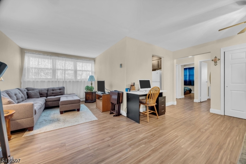 Florence Manor - Residential