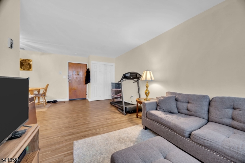 Florence Manor - Residential