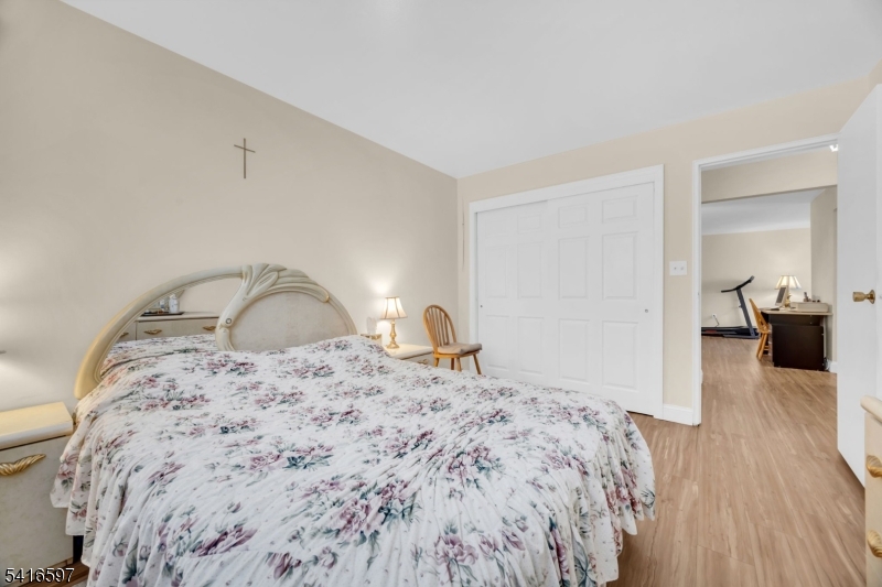 Florence Manor - Residential