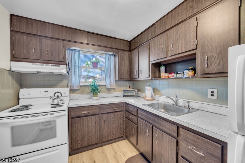 Florence Manor - Residential