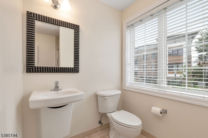 Berkeley Heights Twp., New Jersey 07922, United States, 2 Bedrooms Bedrooms, ,3 BathroomsBathrooms,Residential,Active,212876