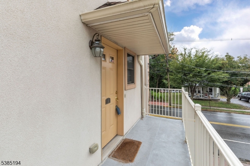 Berkeley Heights Twp., New Jersey 07922, United States, 2 Bedrooms Bedrooms, ,3 BathroomsBathrooms,Residential,Active,212876