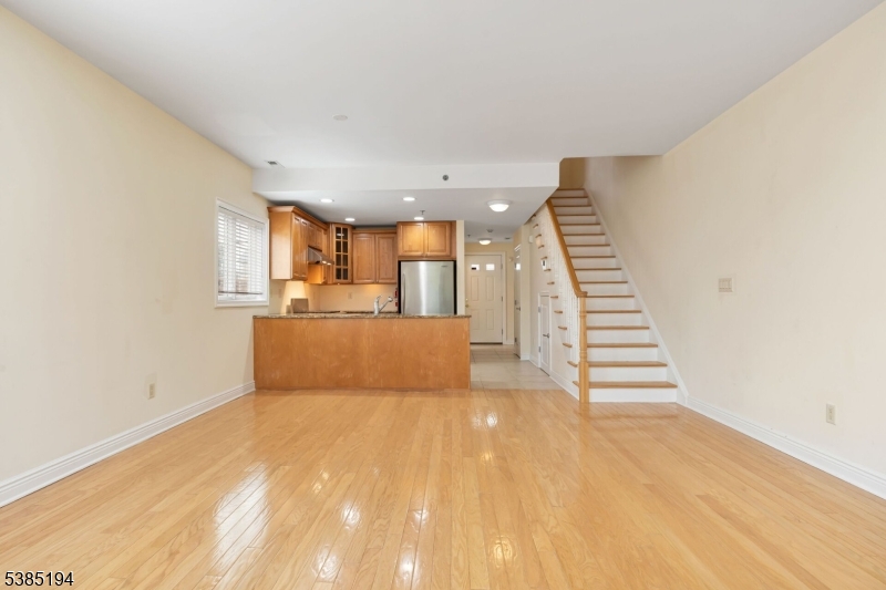 Berkeley Heights Twp., New Jersey 07922, United States, 2 Bedrooms Bedrooms, ,3 BathroomsBathrooms,Residential,Active,212876