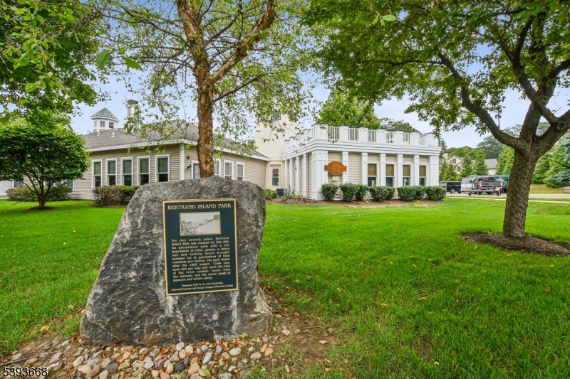 Lakeshore Village - Residential