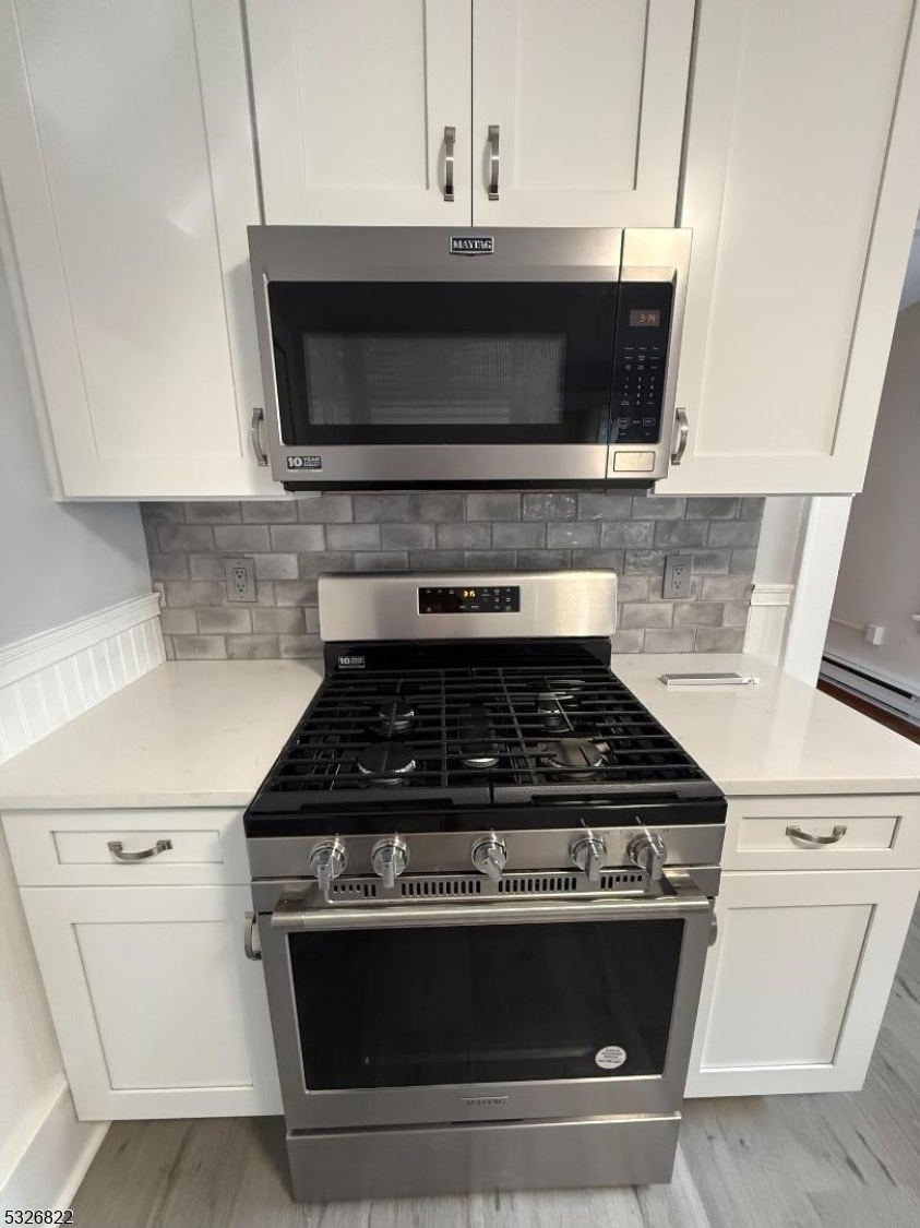 FLATS WALK TO TOWN & TRAIN - Residential Lease